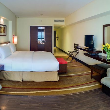 Отель Sofitel Al Khobar The Corniche Экстерьер фото A room at the hotel