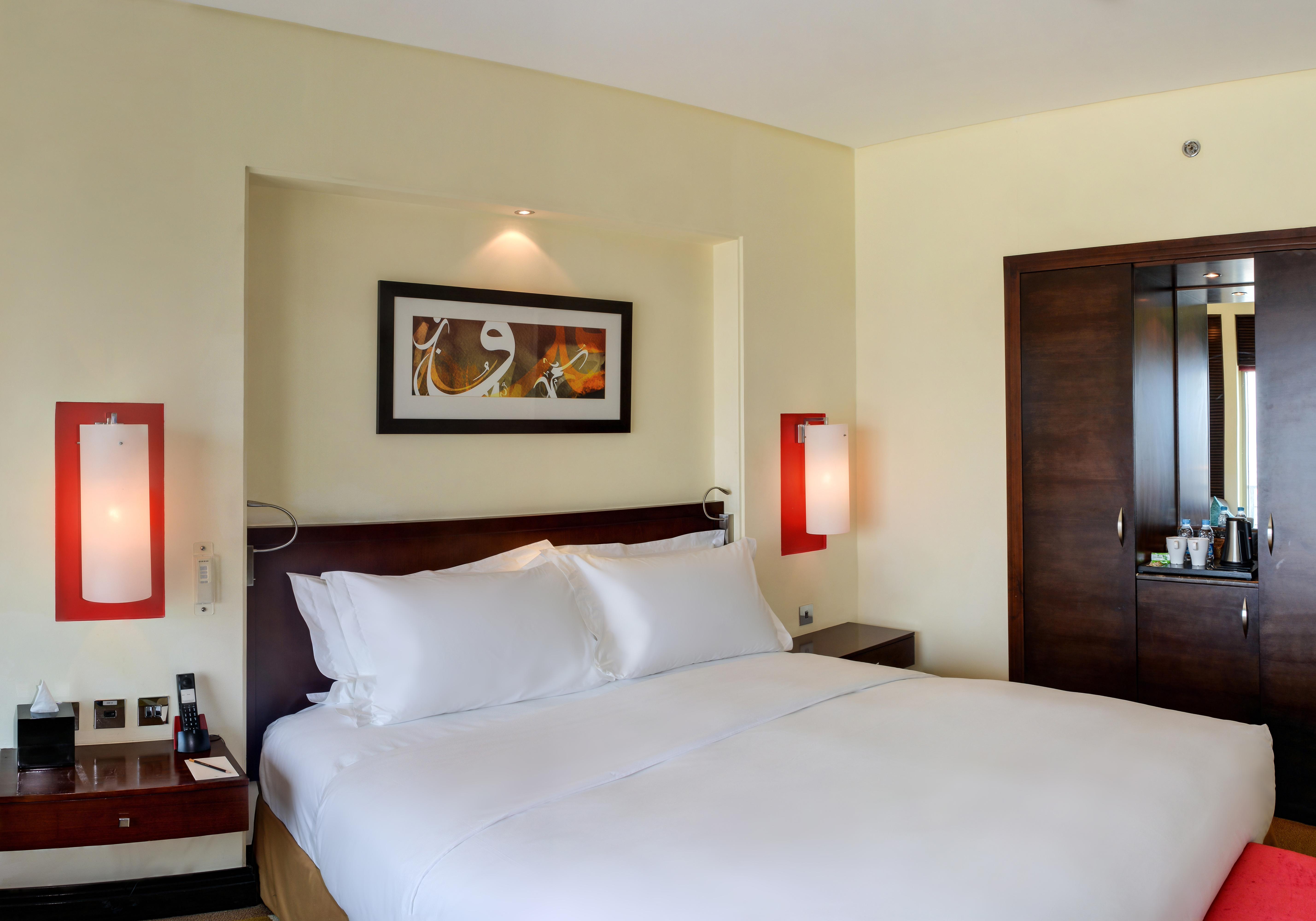 Отель Sofitel Al Khobar The Corniche Экстерьер фото A bedroom at the hotel