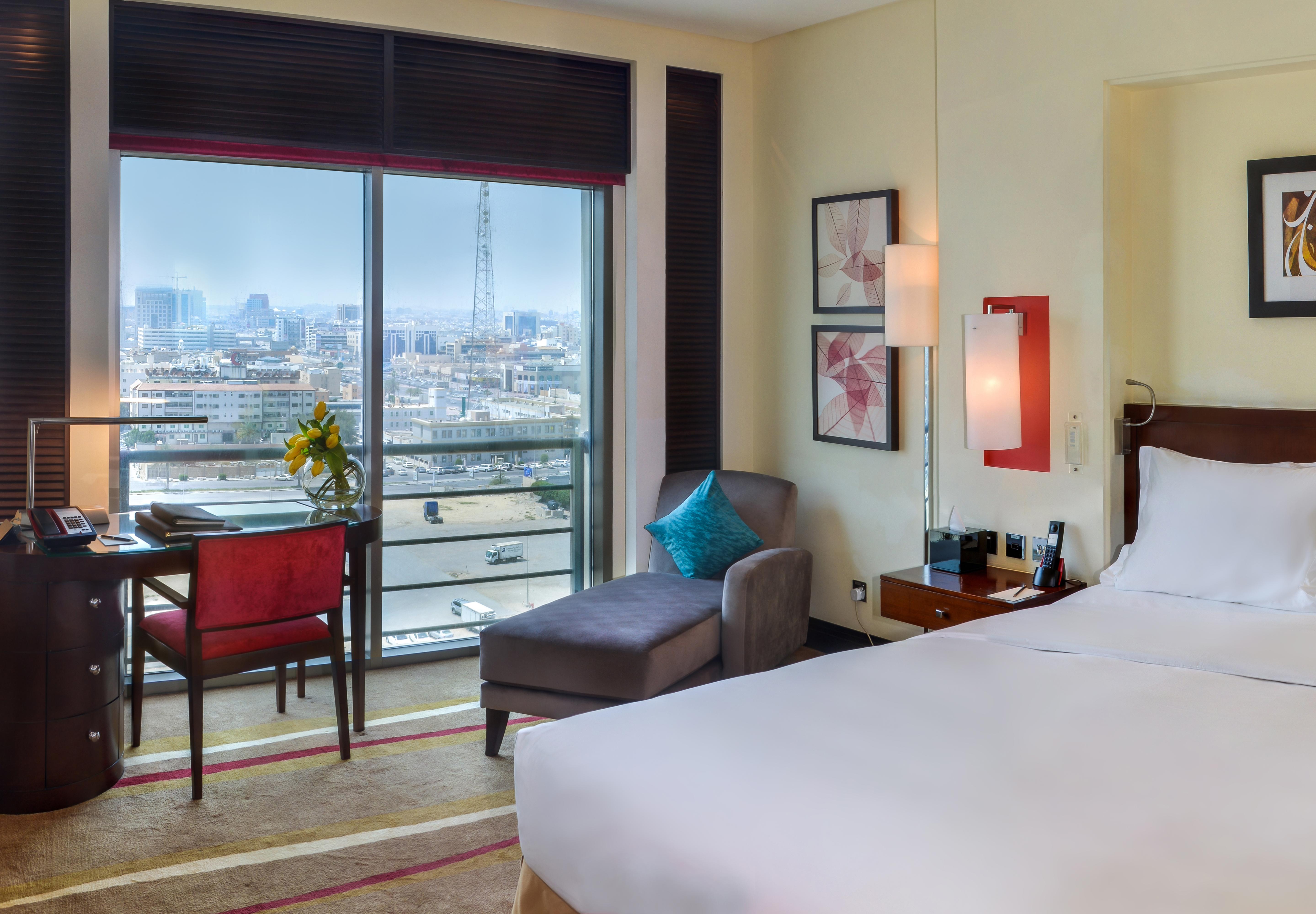 Отель Sofitel Al Khobar The Corniche Экстерьер фото A room at the hotel