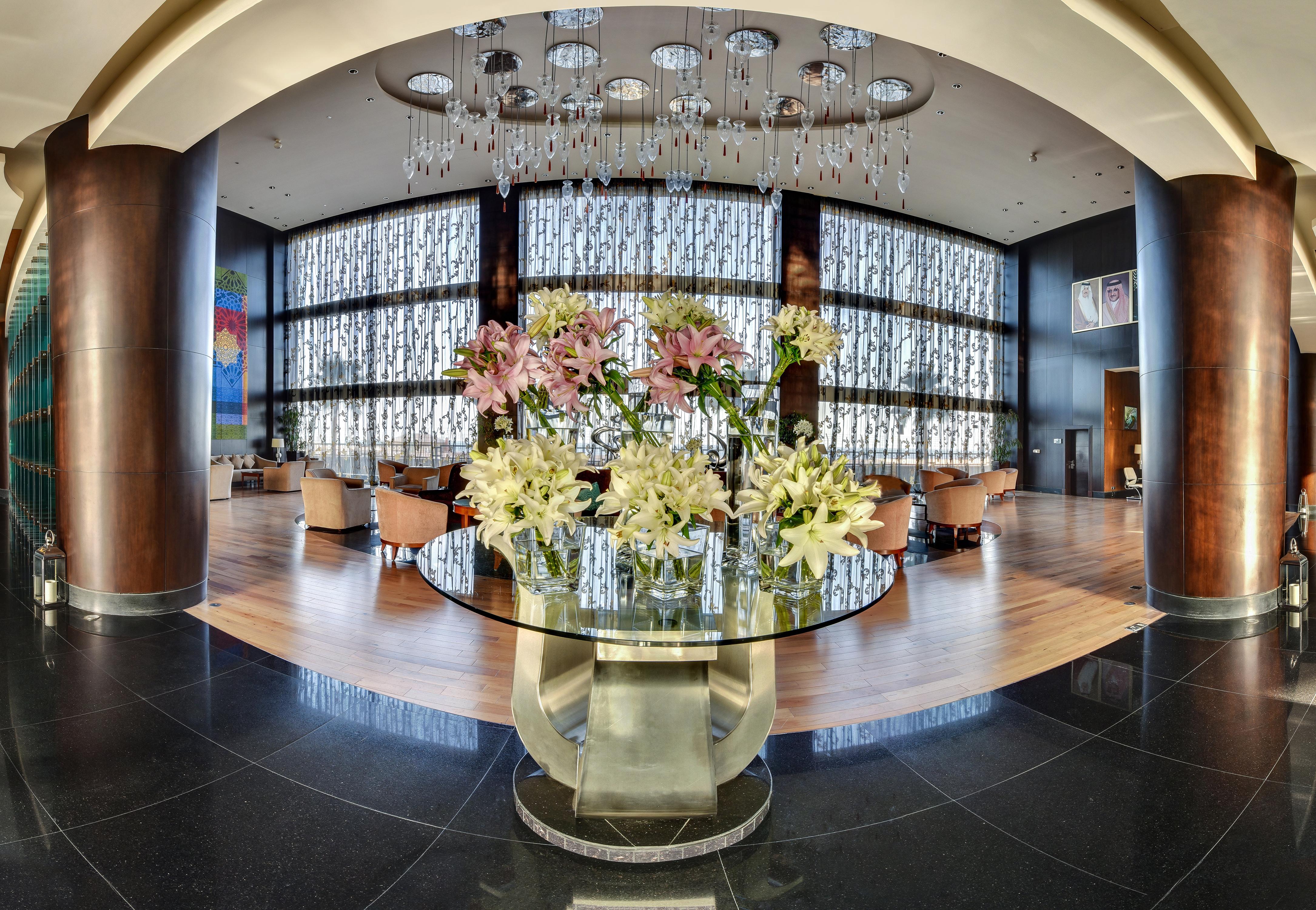 Отель Sofitel Al Khobar The Corniche Экстерьер фото The lobby of the hotel