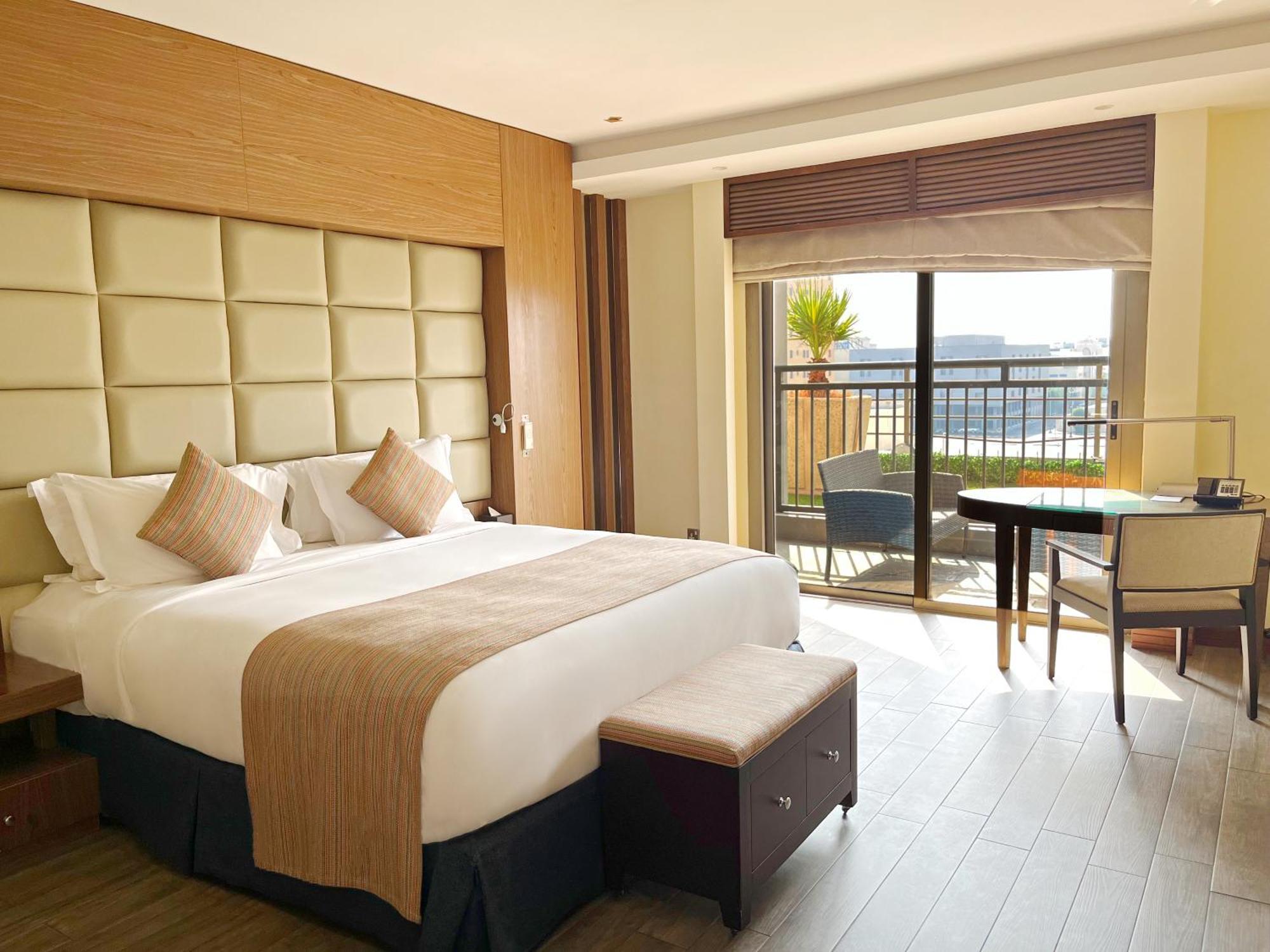 Отель Sofitel Al Khobar The Corniche Экстерьер фото A room at the hotel