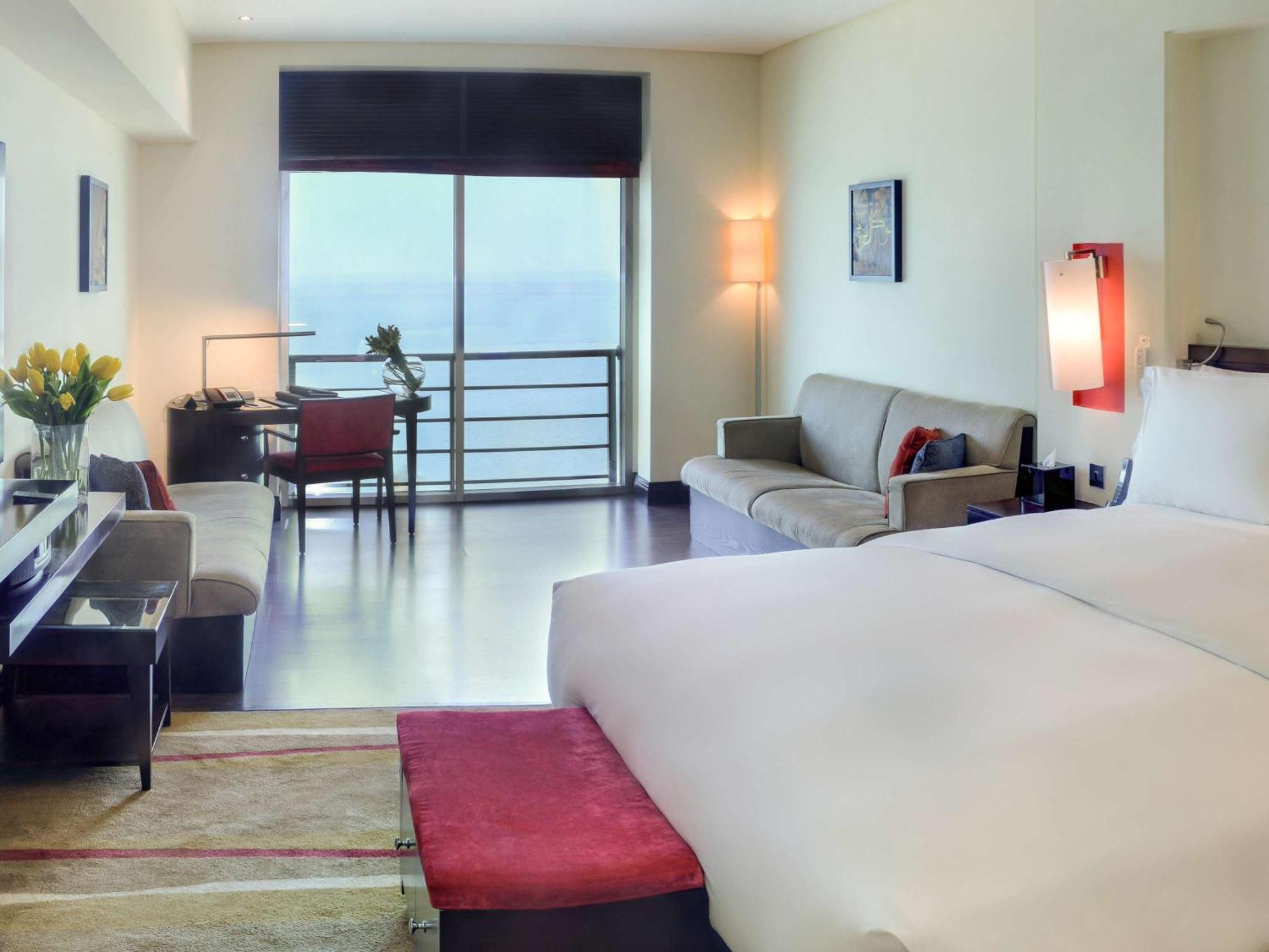 Отель Sofitel Al Khobar The Corniche Экстерьер фото A typical room at the hotel