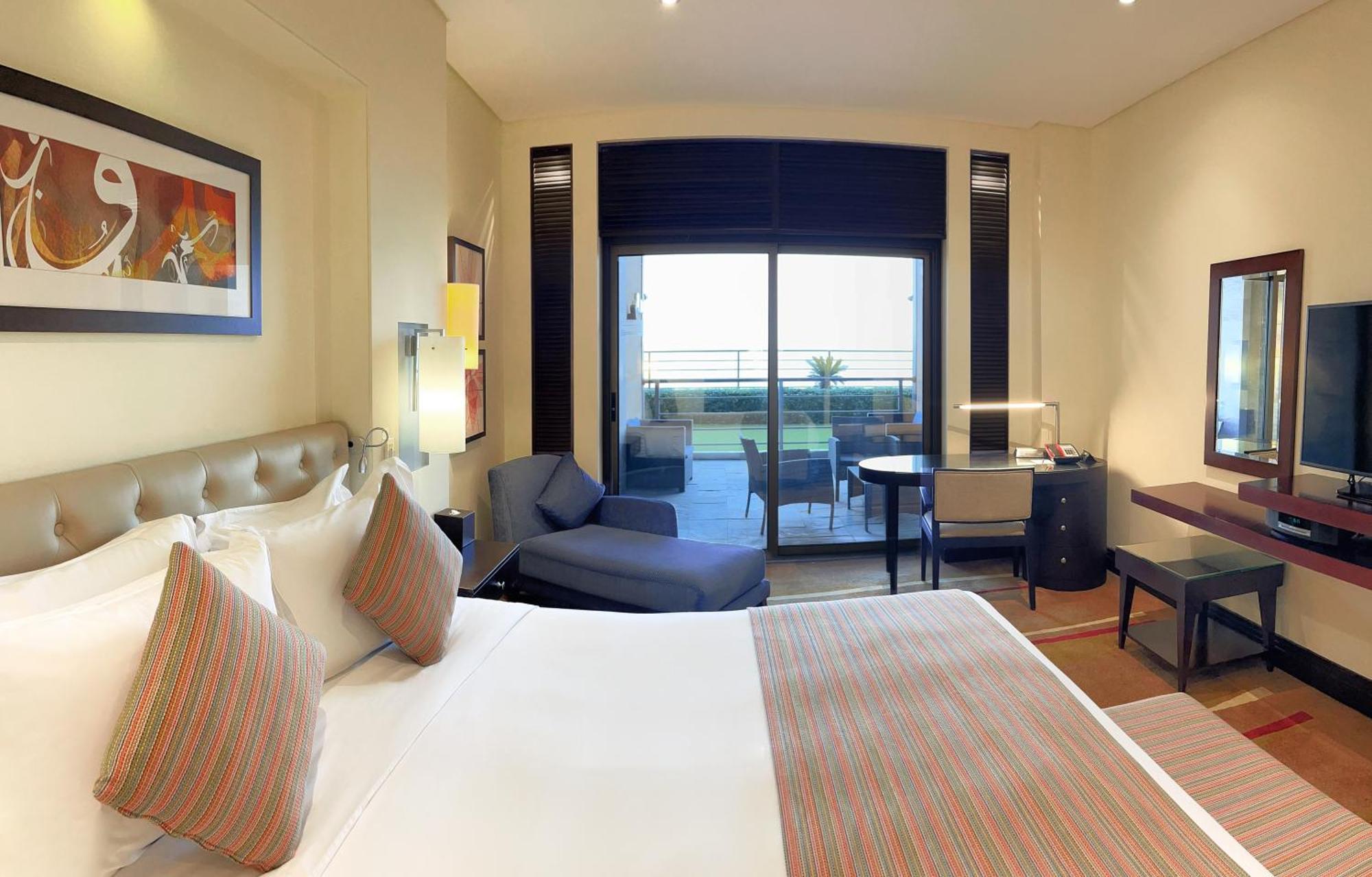 Отель Sofitel Al Khobar The Corniche Экстерьер фото A room at the Taj Bengal