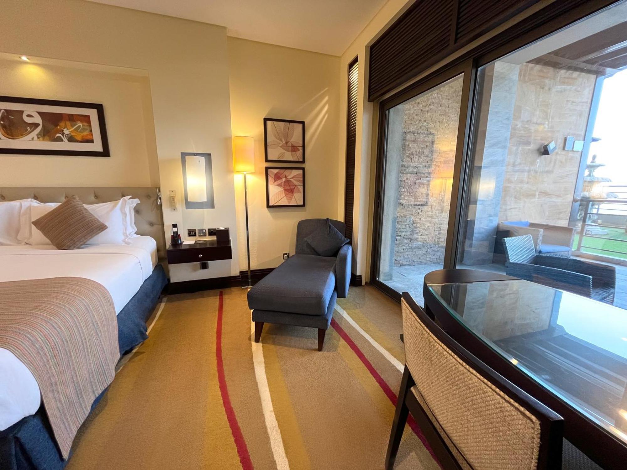Отель Sofitel Al Khobar The Corniche Экстерьер фото A room at the Taj Mahal Palace